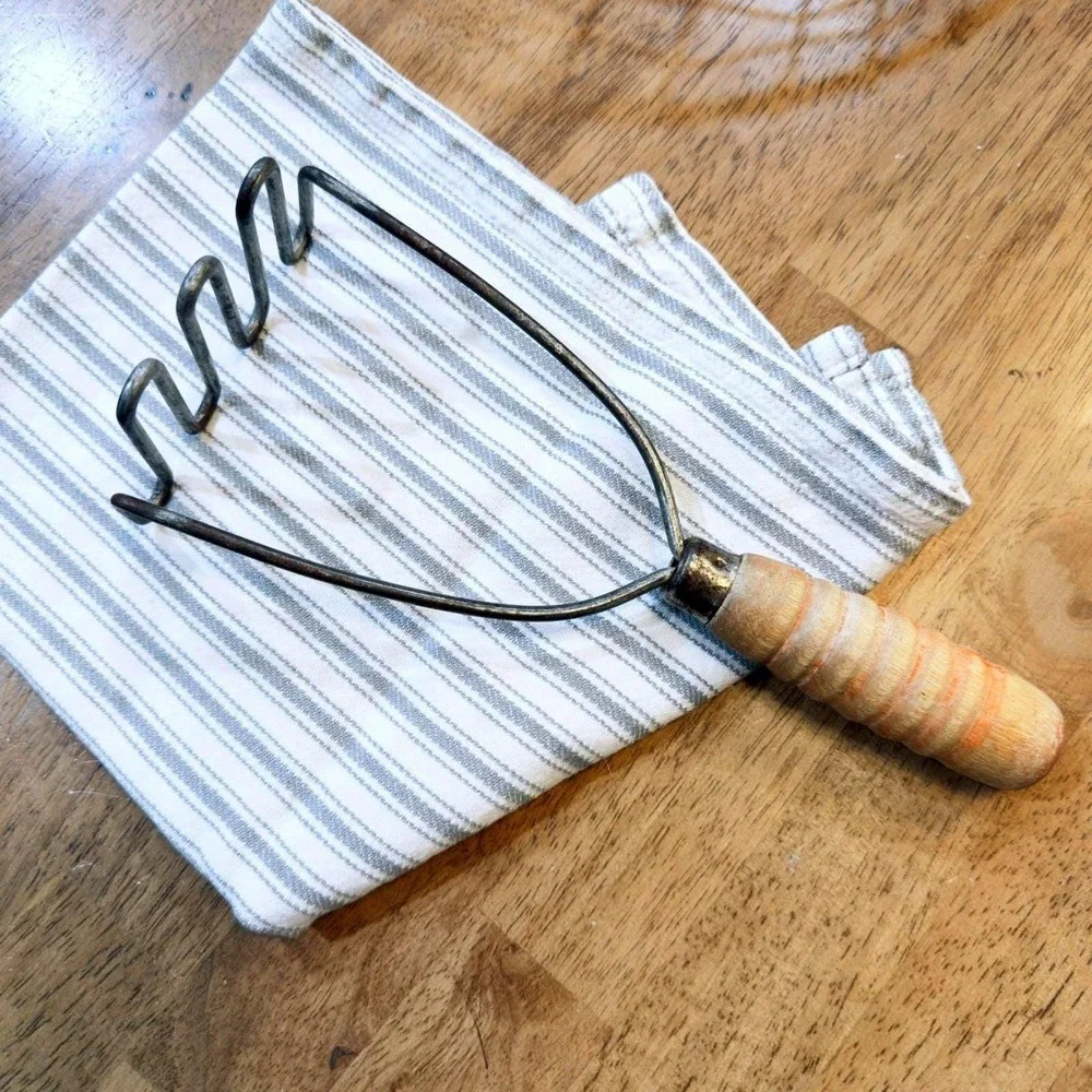 Vintage Primitive Potato Masher Zigzag Wire Wood Handle Rustic Farmhouse Tool